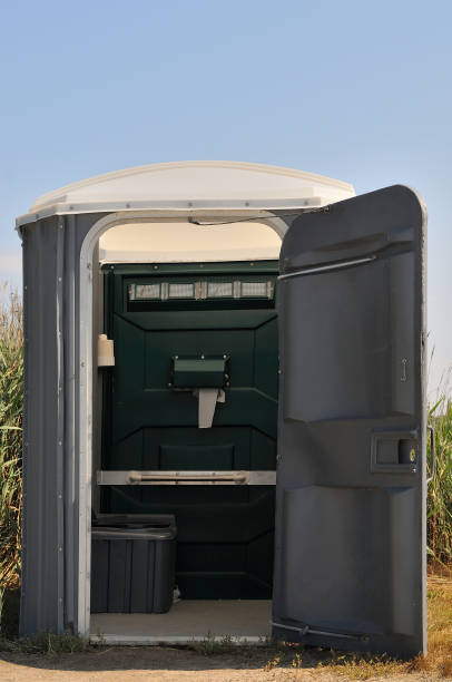 Best Construction site porta potty rental  in Lake Magdalene, FL